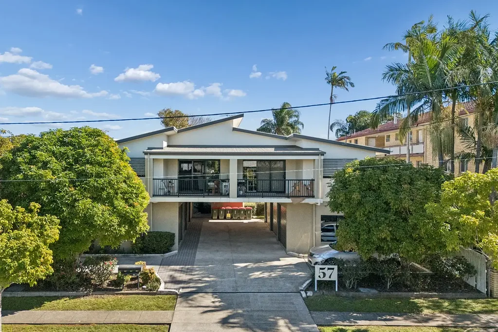 Zillmere 2房  Stylish, Energy-Efficient Living with Extensive Upgrades in a Prime Zillmere Location