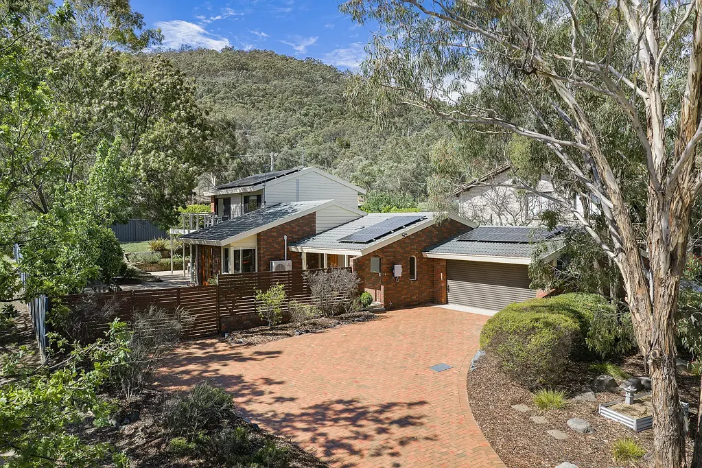 15 McConnel Crescent, Kambah, ACT 2902