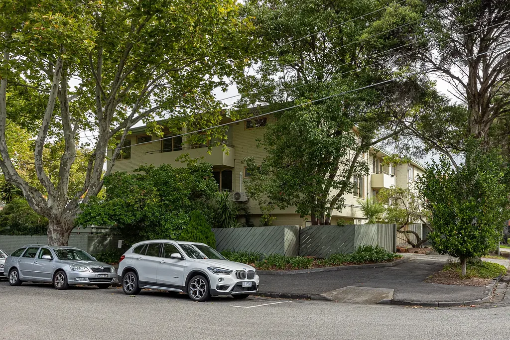 St Kilda East 2chambre BEST ST. KILDA OPPORTUNITY!