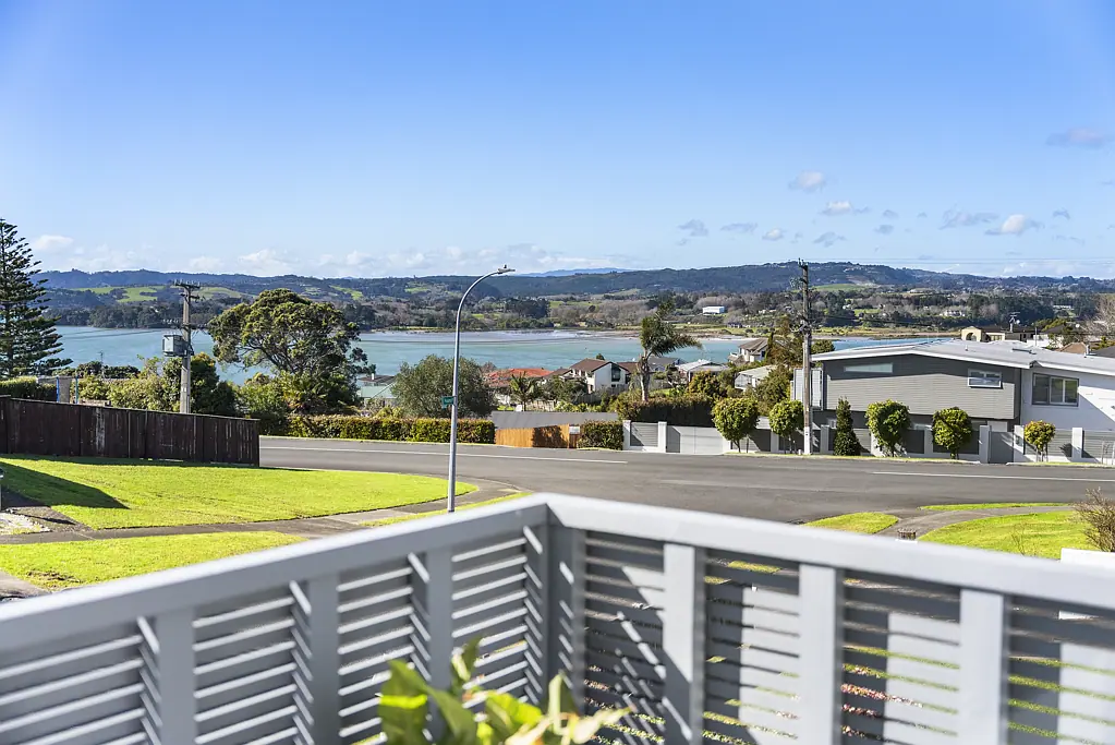 4A Pounamu Place, Cockle Bay, Manukau City, Auckland