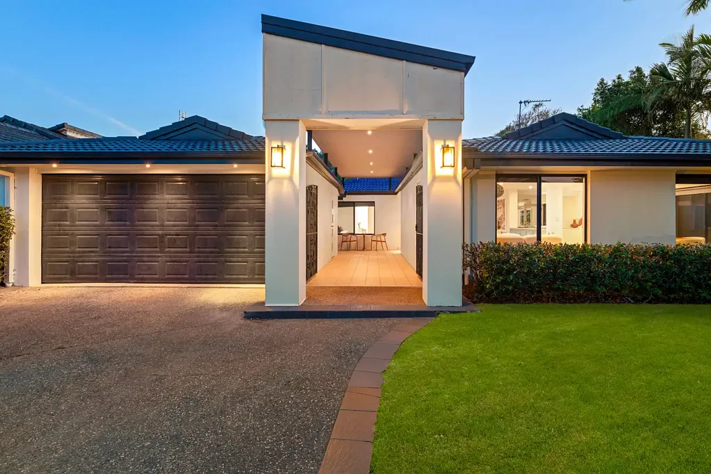 Bundall 4 Bedroom INVESTOR CLEARS PORTFOLIO, COASTAL LIVING IN LUXURY SORRENTO