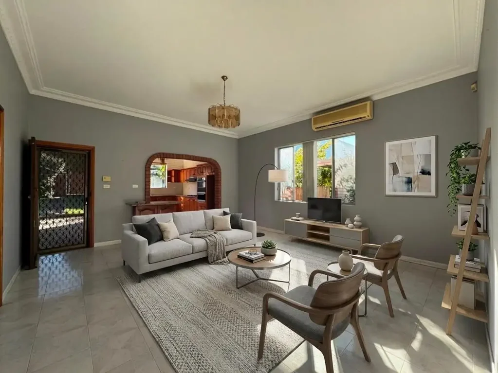 LARGE FAMILY HOME IN CONCORD!