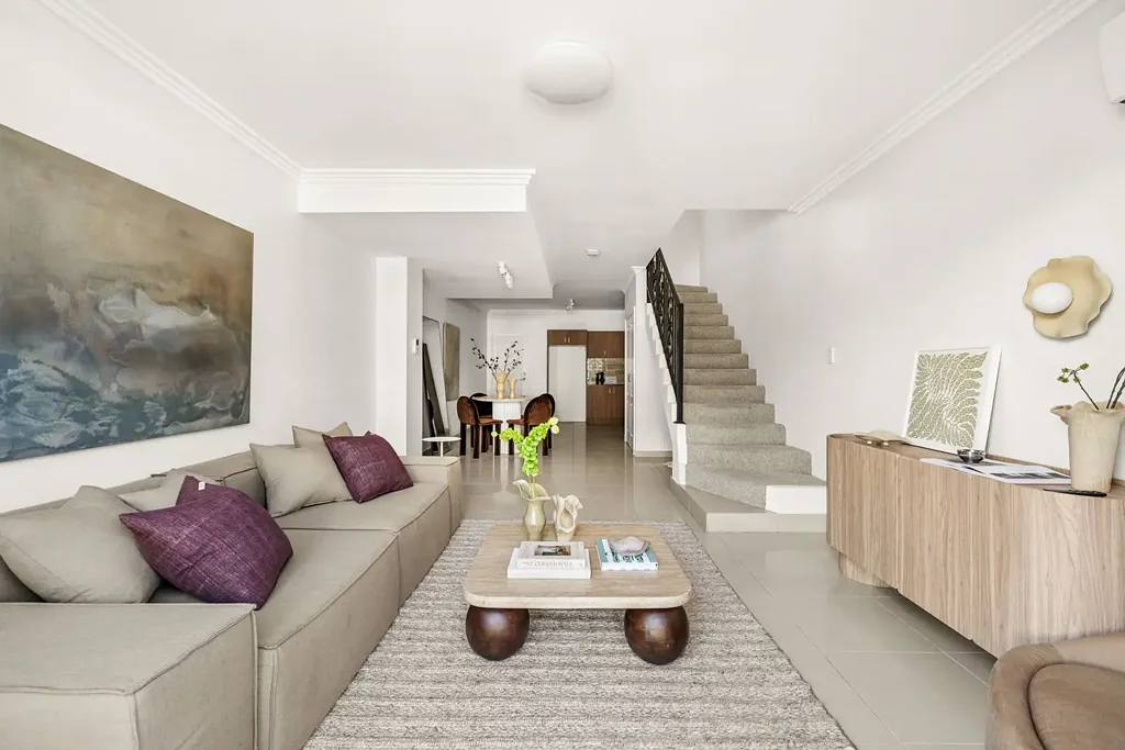 Alexandria 2Moenga House-like scale with in/outdoor flow & lock-up garage