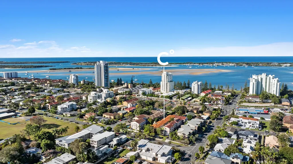 4/5 Ahern Street, Labrador, QLD 4215