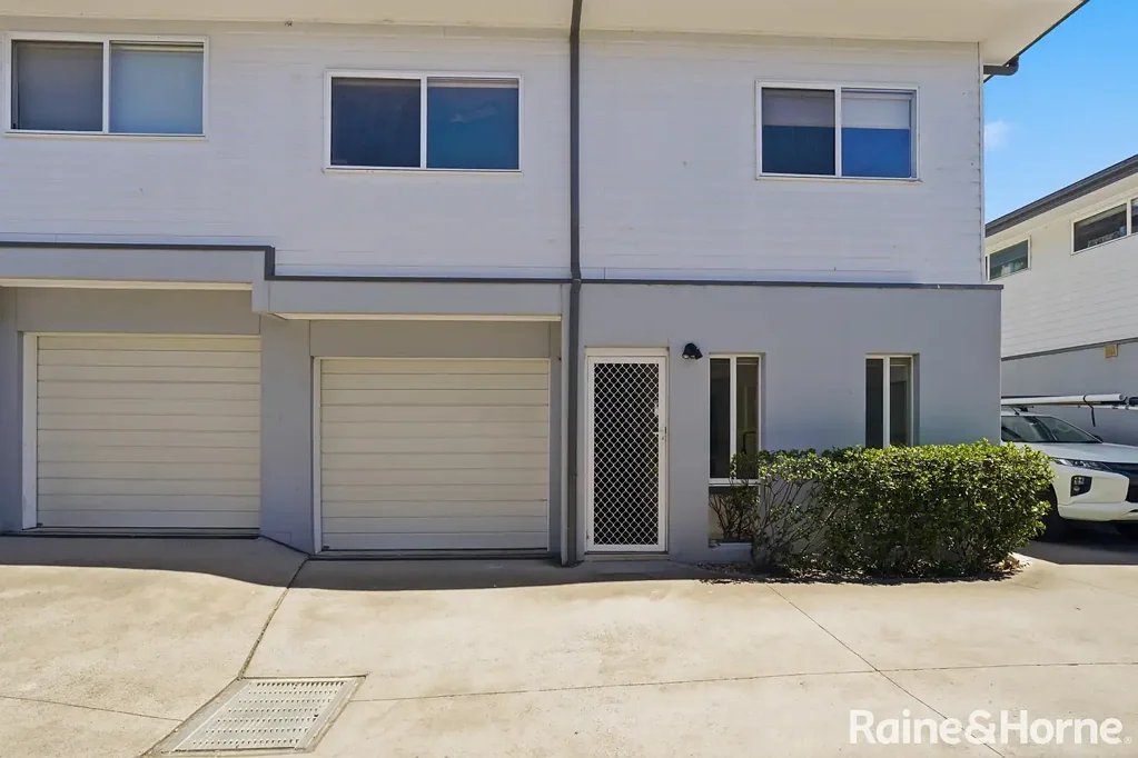 Modern Four Bedroom Townhouse