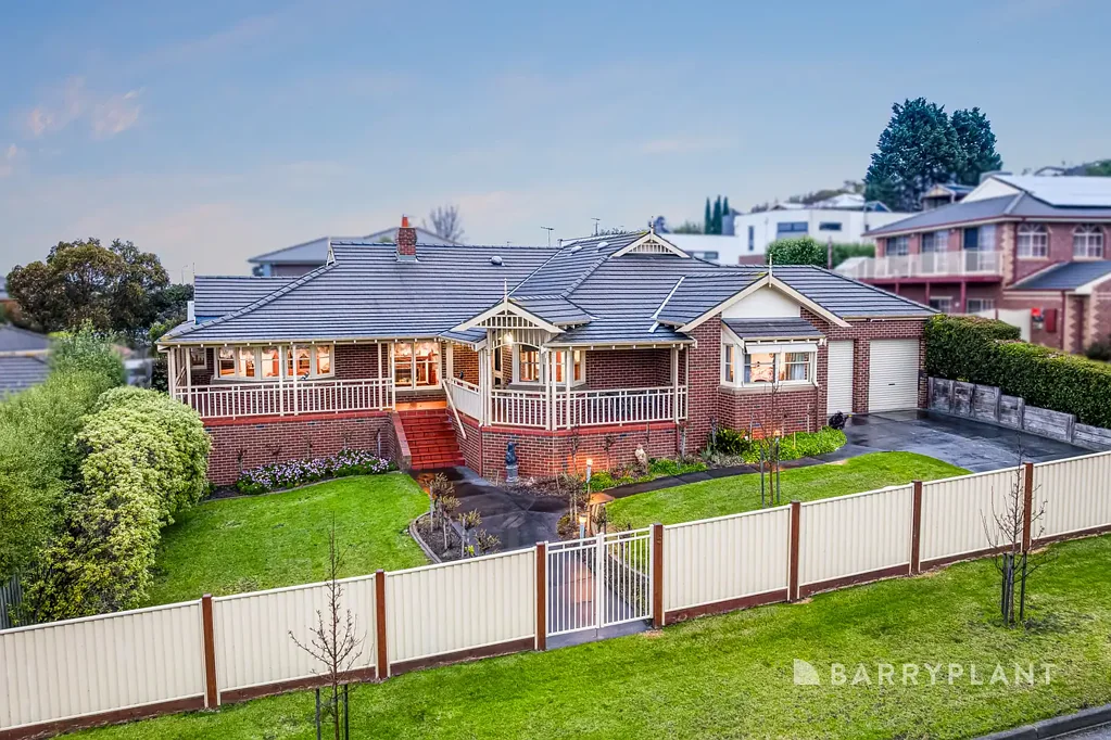 Wandana Heights 4房  Timeless Federation Elegance in a Peaceful Wandana Heights Setting
