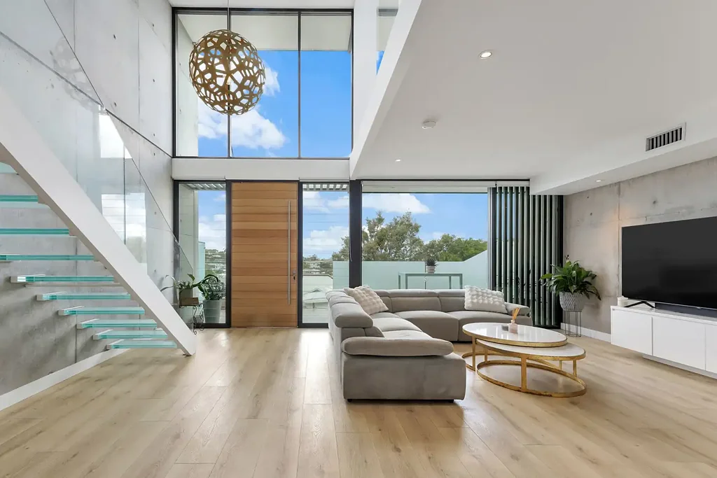 Wamberal 3ห้องนอน Architect-Designed Industrial Townhouse