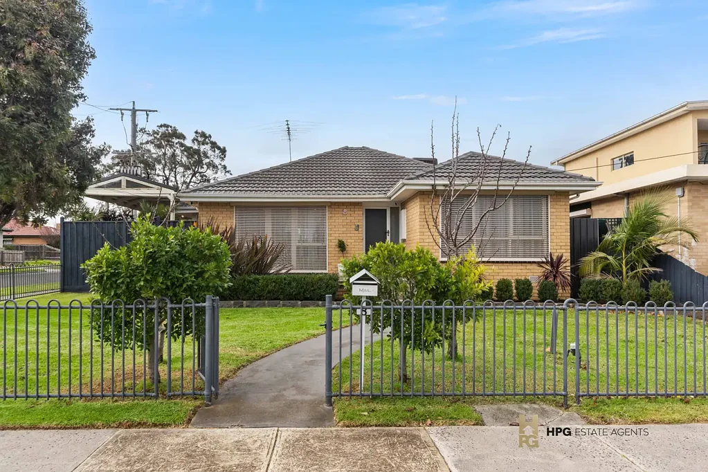 8 Christopher Crescent, Tullamarine, VIC 3043