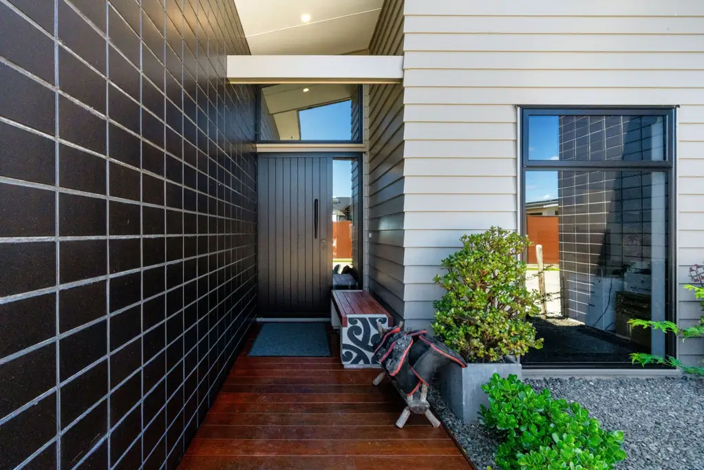Levin 4Zimmer Pristine Home in a Prime Location