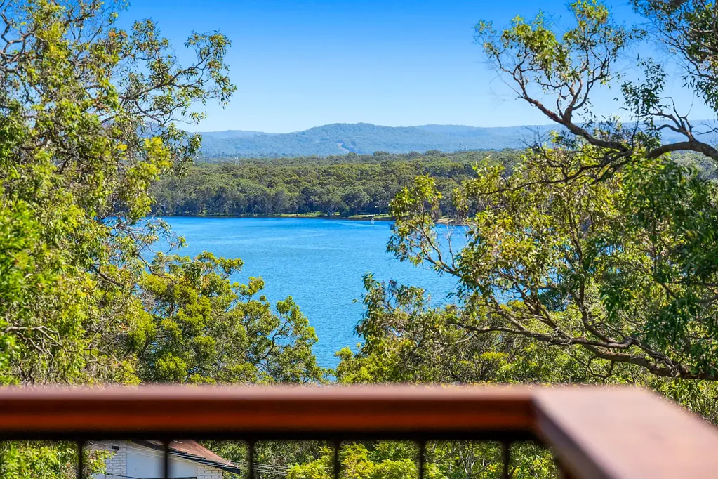 Lake Munmorah 4Habitaciones Stunning Lake Views + Drive Through Garage
