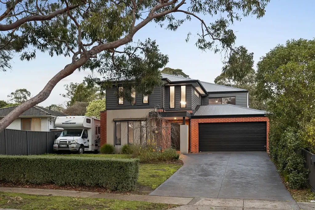 Boronia 5房 Porter Davis品牌住宅 725m²宽敞地块 五卧四区设计 岛台厨房 SPA花园 侧通道停车 The Brief: GRAND FAMILY LIVING ON 725M²