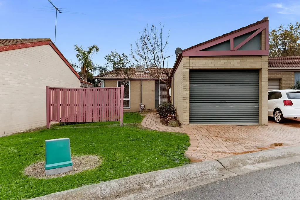 31 Village Avenue Taylors Lakes