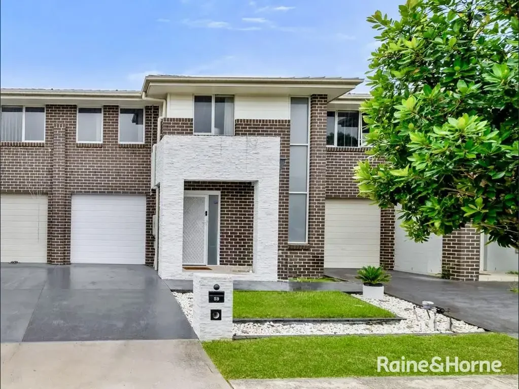 Modern Three Bedroom Home with Spacious Outdoor Entertaining