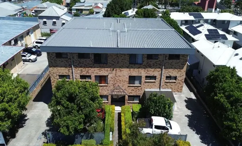 2 Bedroom Flat - Great Location