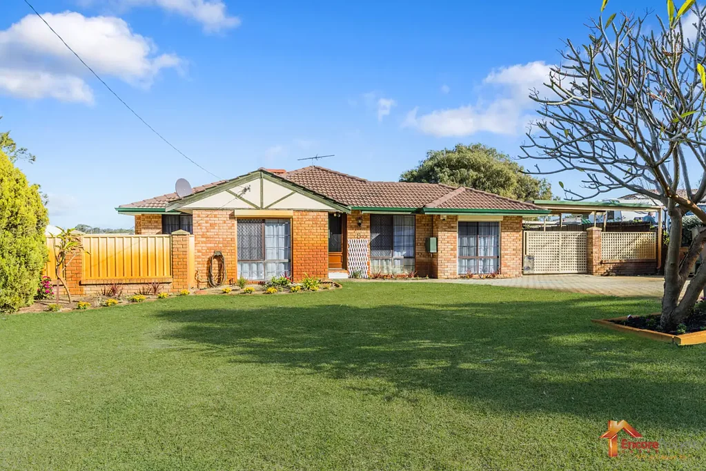 Parmelia 3ਬੈੱਡਰੂਮ PARMELIA BEAUTY ON LARGE BLOCK - POWERED WORKSHOP BONUS VEHICLE INSPECTION PIT