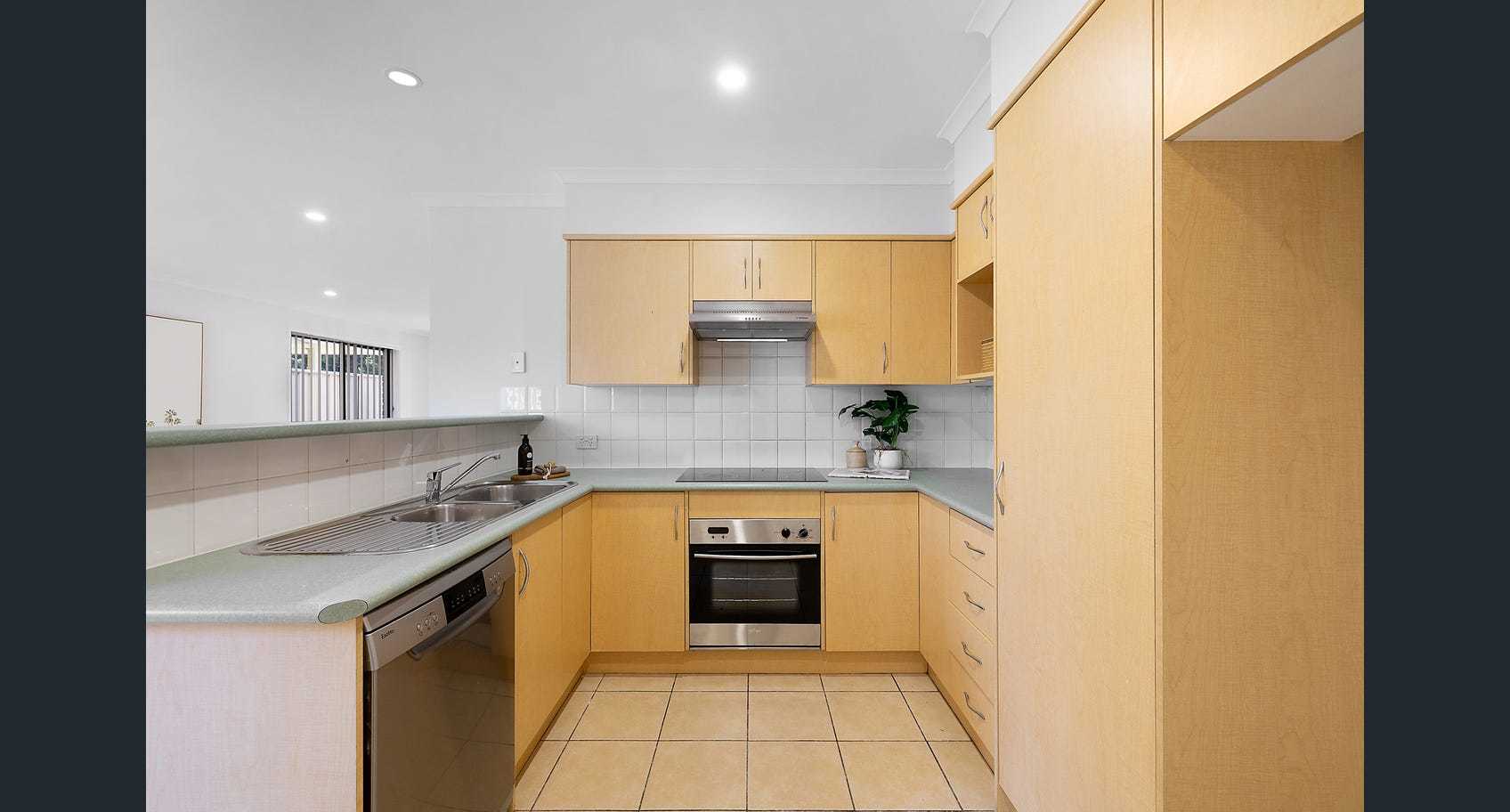 UNIT 10 262 SANDY POINT RD, SALAMANDER BAY NSW 2317, 0 Kuwarto, 0 Banyo, Townhouse