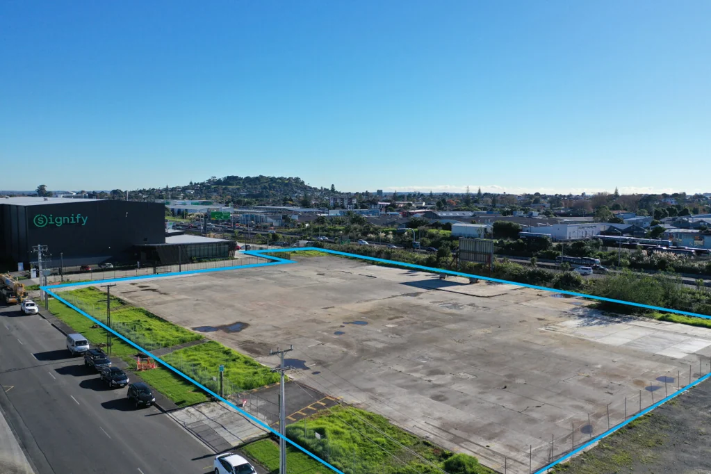 Mount Roskill  Large Central Yard – 9,000m²