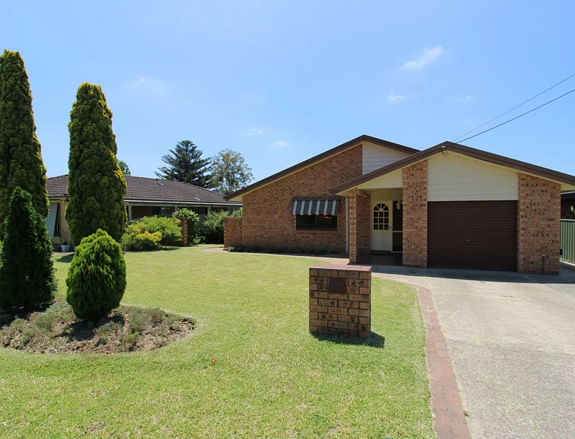 10 Caroola Parade, North Nowra, South Coast, 3 कमरे, 2 बाथरूम, House