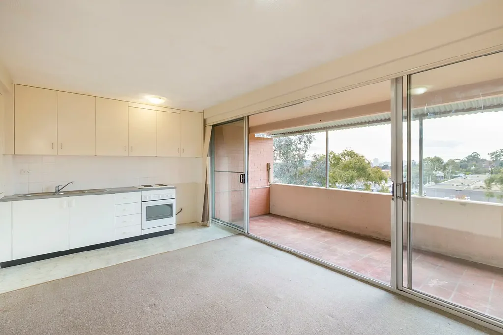 One Bedroom in Convenient Location!!