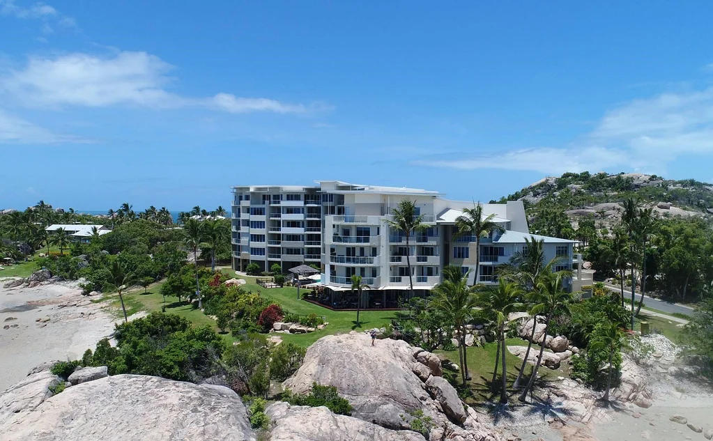 Bowen 3部屋 ABSOLUTE BEACHFRONT Executive Apartment.