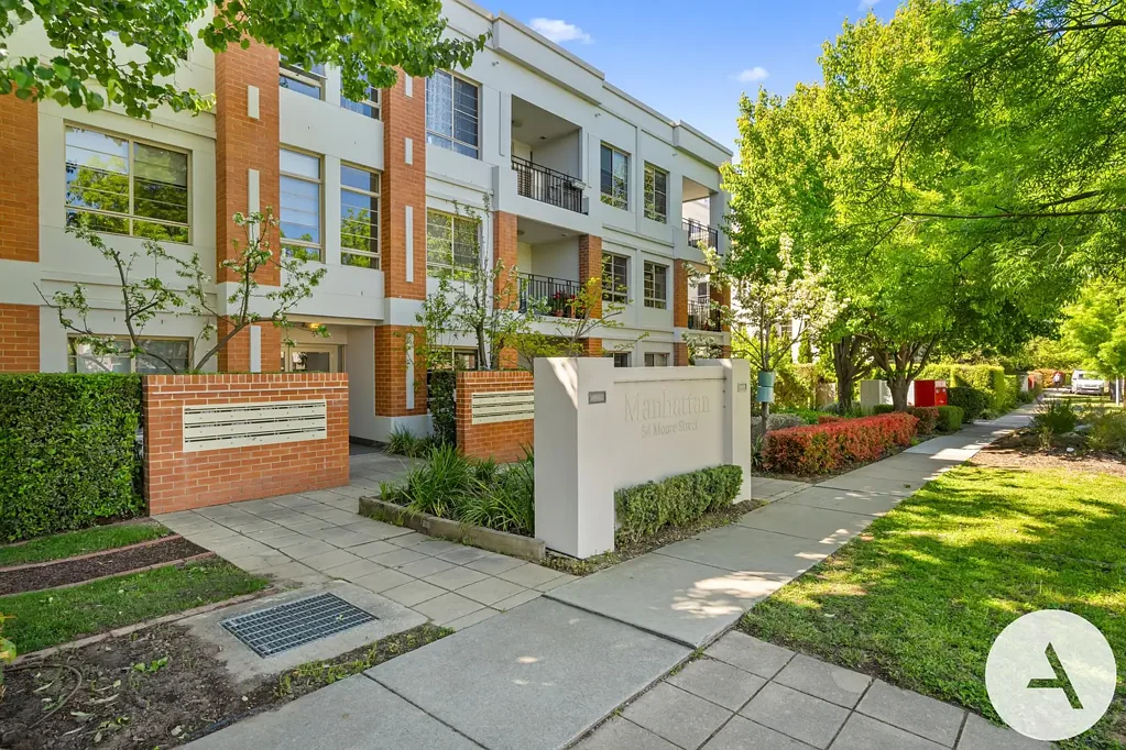 Turner 2ਬੈੱਡਰੂਮ Tranquil, Sunlit, Single-level Living with Lift Access and Scenic Views - Move in Ready!