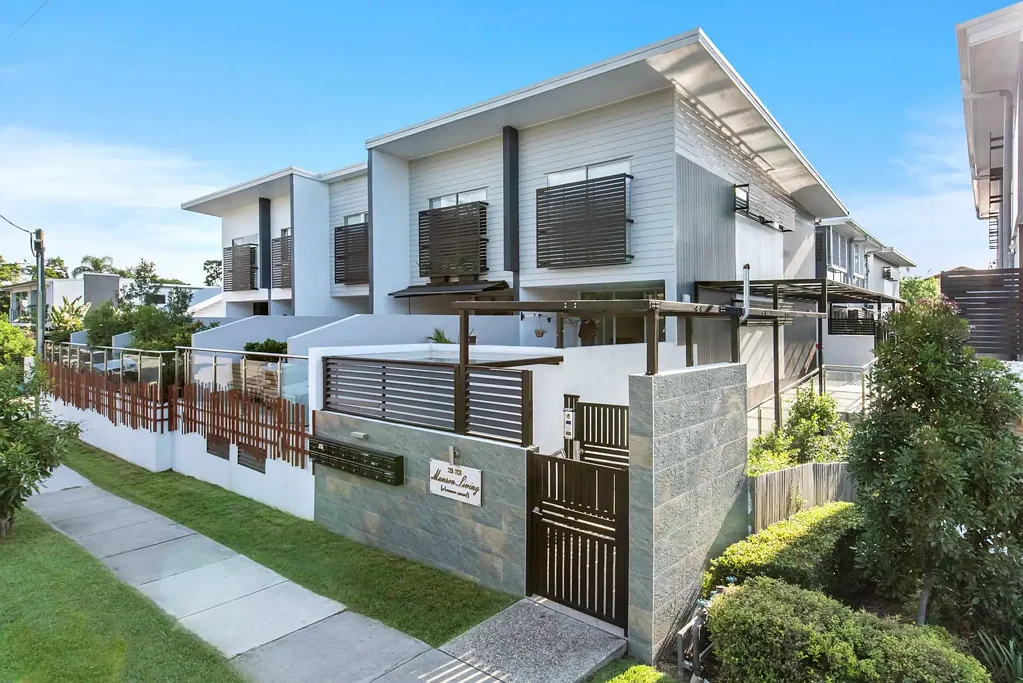 Modern townhouse in Yeronga, rent increases to $665 from 8th February 2026