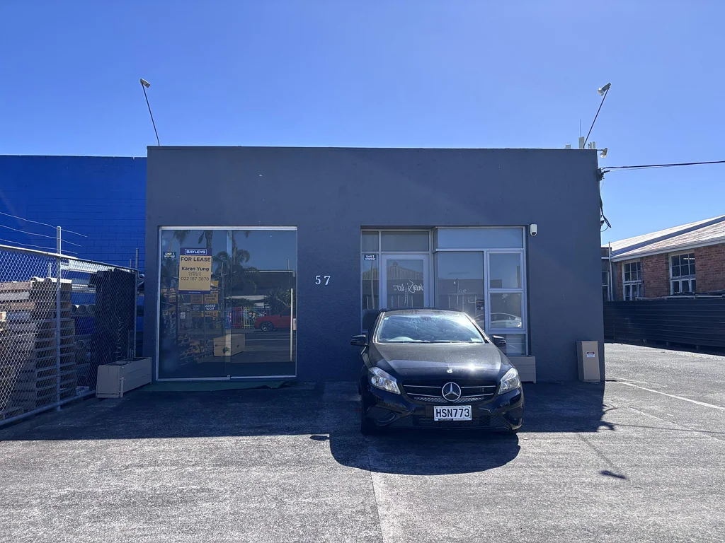 Mount Roskill Versatile Central Showroom or retail space