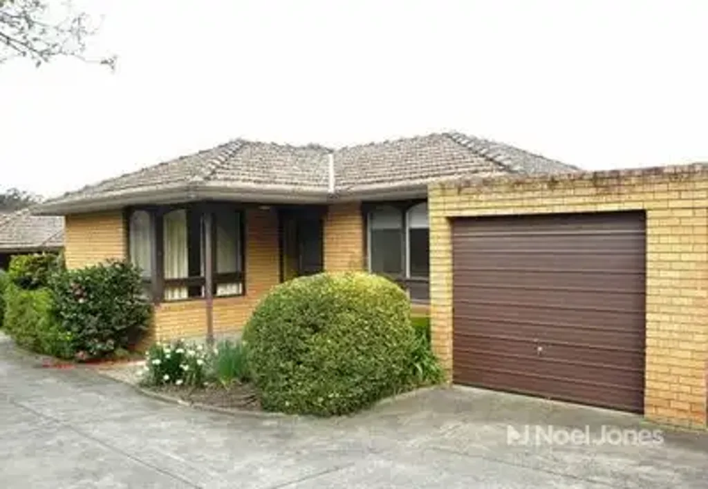 Charming Townhouse in Prestigious Balwyn