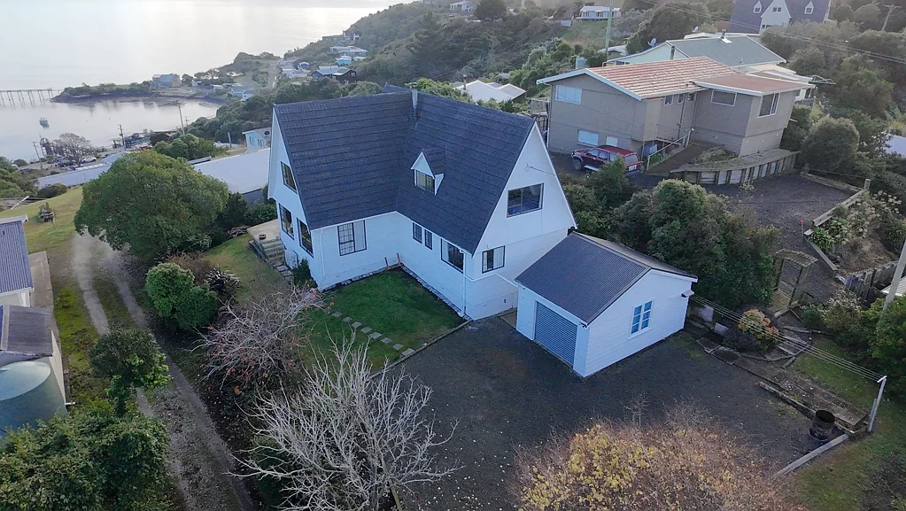 Moeraki 4ਬੈੱਡਰੂਮ Awaken to sea views