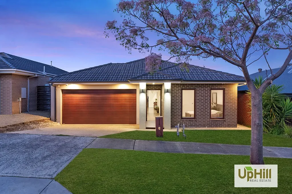 For Lease: Stunning Family Home at 25 Wheelwright Street, Clyde North VIC 3978