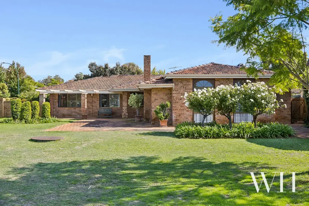 Attadale 4房  A Riverside Opportunity in Quiet, Leafy Setting