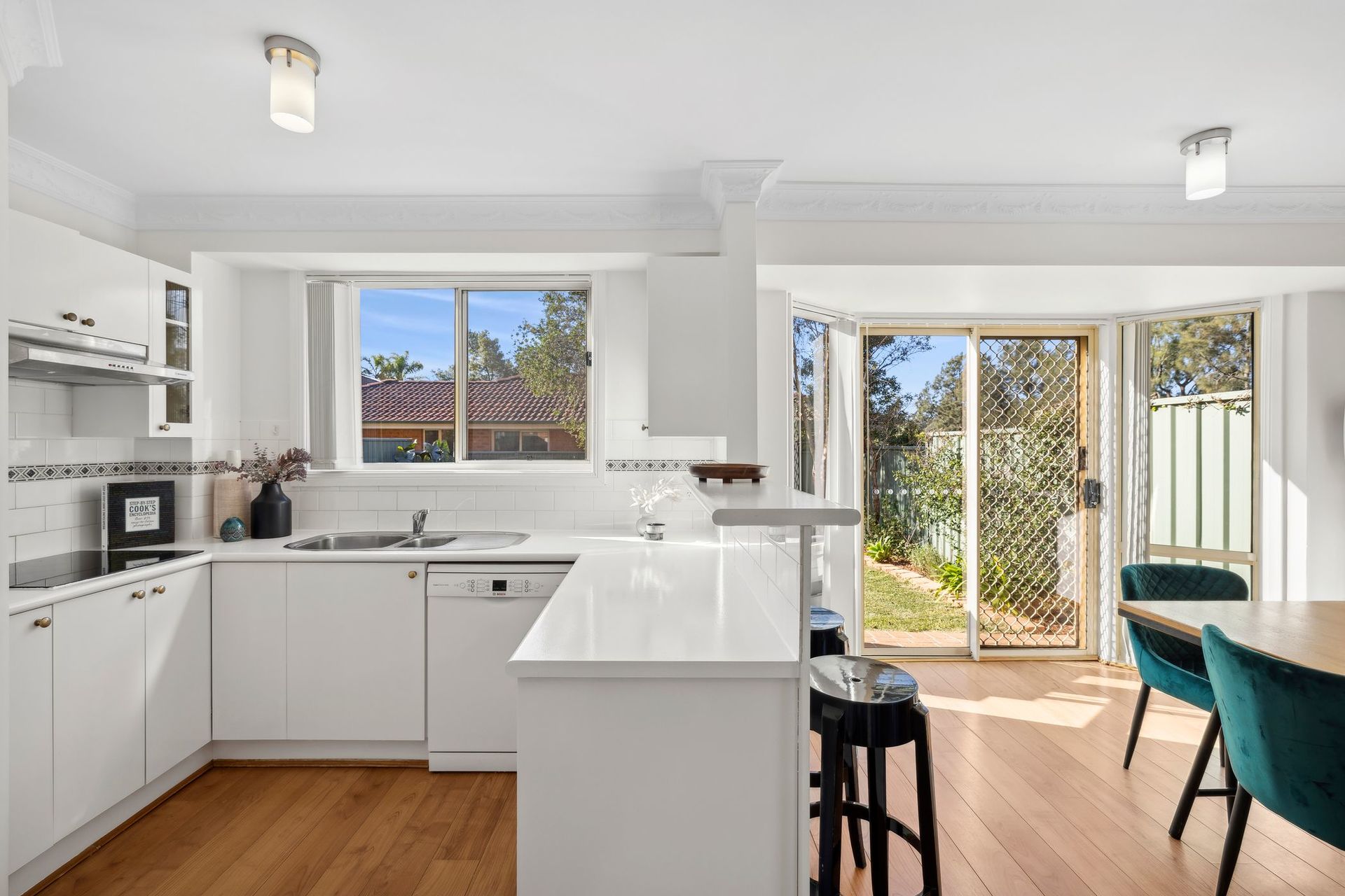 UNIT 3 6-8 CARRINGTON ST, WAHROONGA NSW 2076, 0房, 0浴, Townhouse