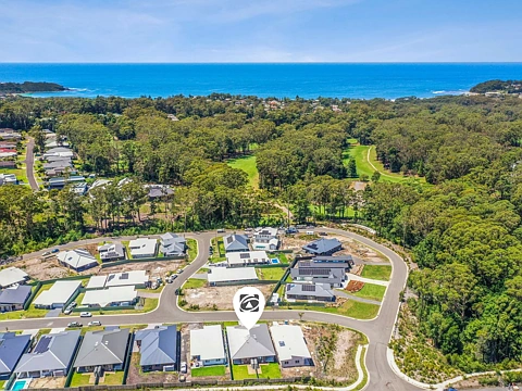 Mollymook Beach 4 Bedroom Discover the Perfect Coastal Lifestyle in Mollymook