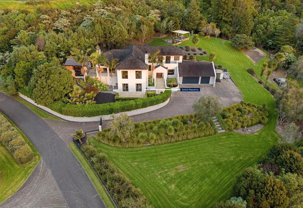 Flat Bush Grand Living with Endless Horizons