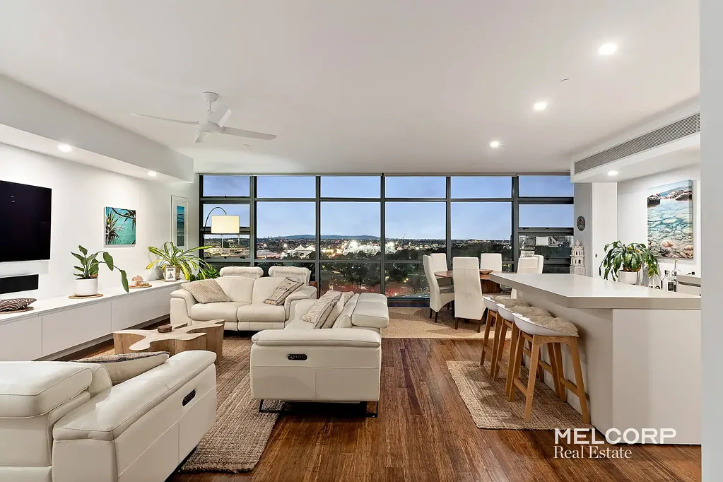 Southbank 3 Bedroom Luxury Living Opposite Melbourne's Iconic Arts Precinct