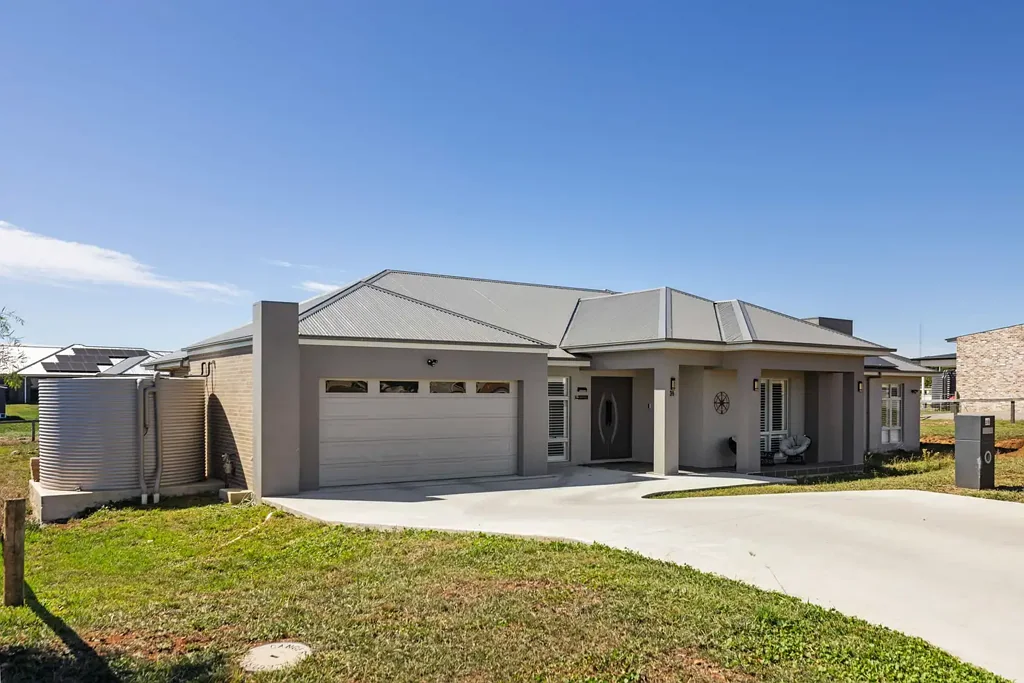 Goulburn 4 Bedroom Lifestyle & Comfort In Blue Ribbon Location.