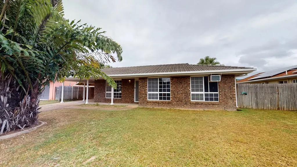 Spacious Family Home with Expansive Backyard in a Convenient Cranbrook Location