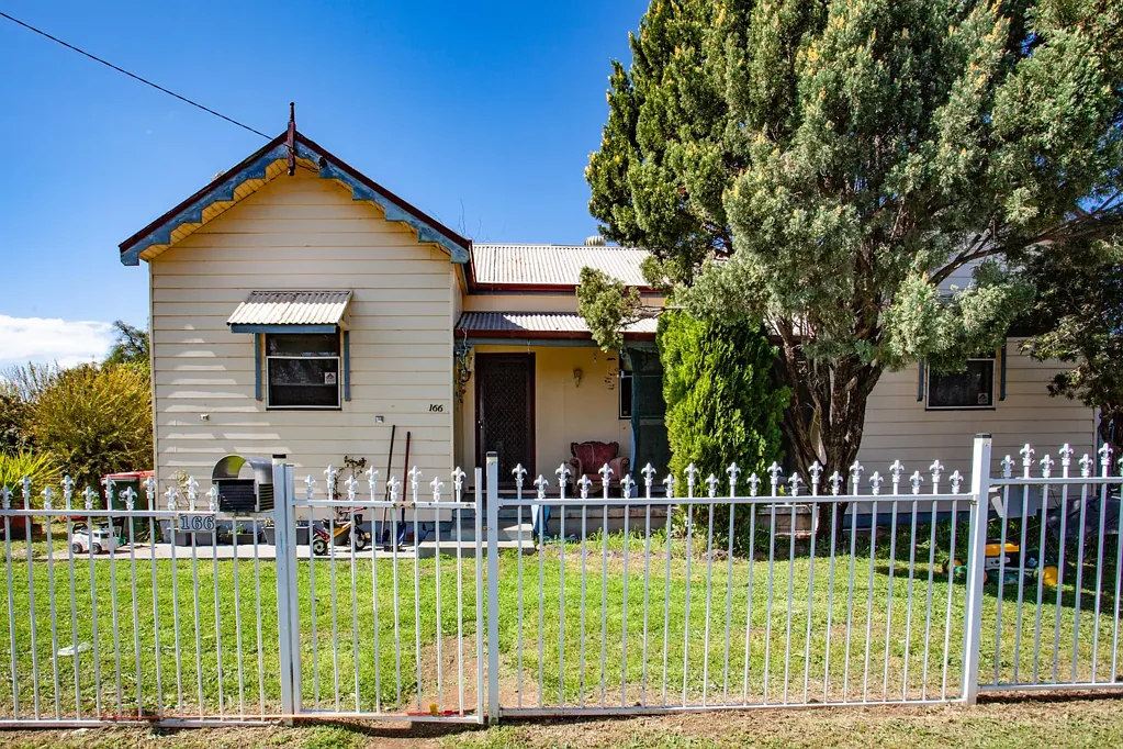 164-166 Pierce St, Wellington, NSW 2820