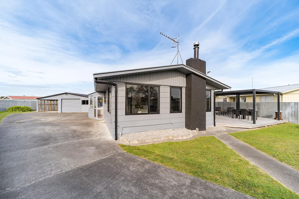 Feilding 3房  Double glazed entertainer