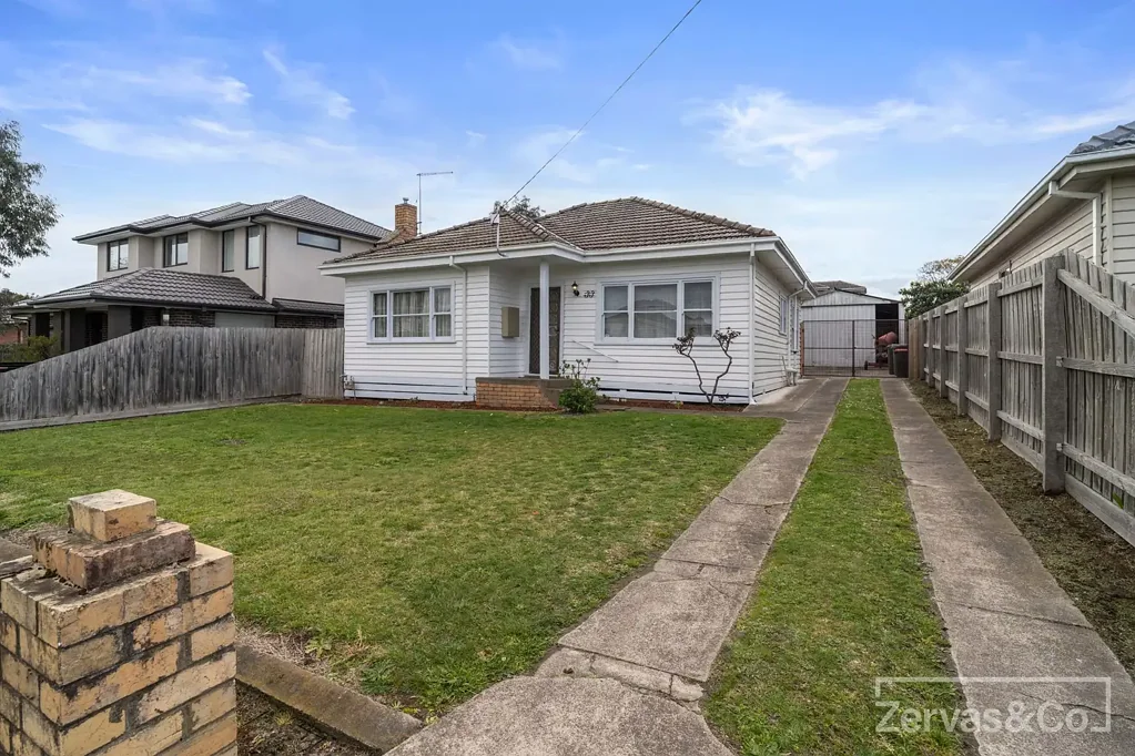 33 Thompson Street, Clayton, VIC 3168