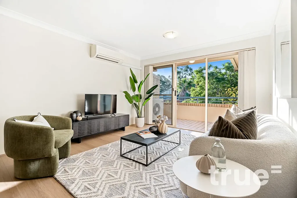 North Strathfield 2房 宁静热带环境 宽敞卧室配衣柜 全新木地板 明亮开放式起居 现代燃气厨房 安全室内停车 PRIVATE SANCTUARY OF LIGHT, SPACE & LIFESTYLE