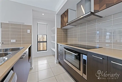 21 Orchard Street, Caboolture South, QLD 4510, 3 slaapkamers, 2 badkamers, House