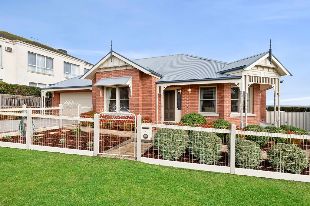 4 Mandlay Close, Leopold, VIC 3224