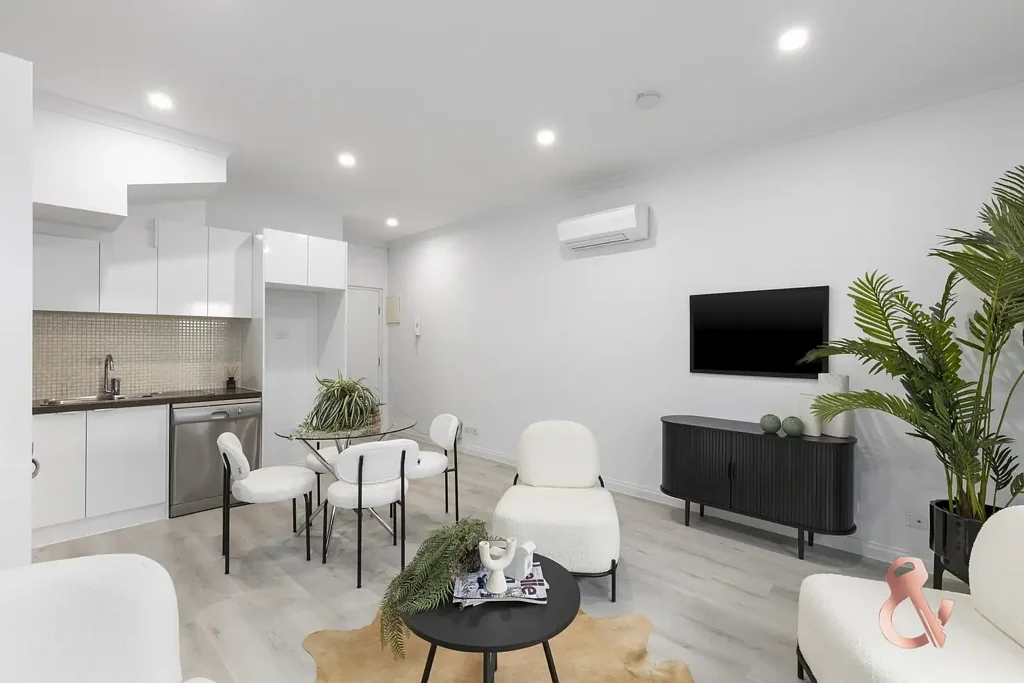 Brunswick 1 Bedroom Modern and Stylish Apartment in the Heart of Brunswick!