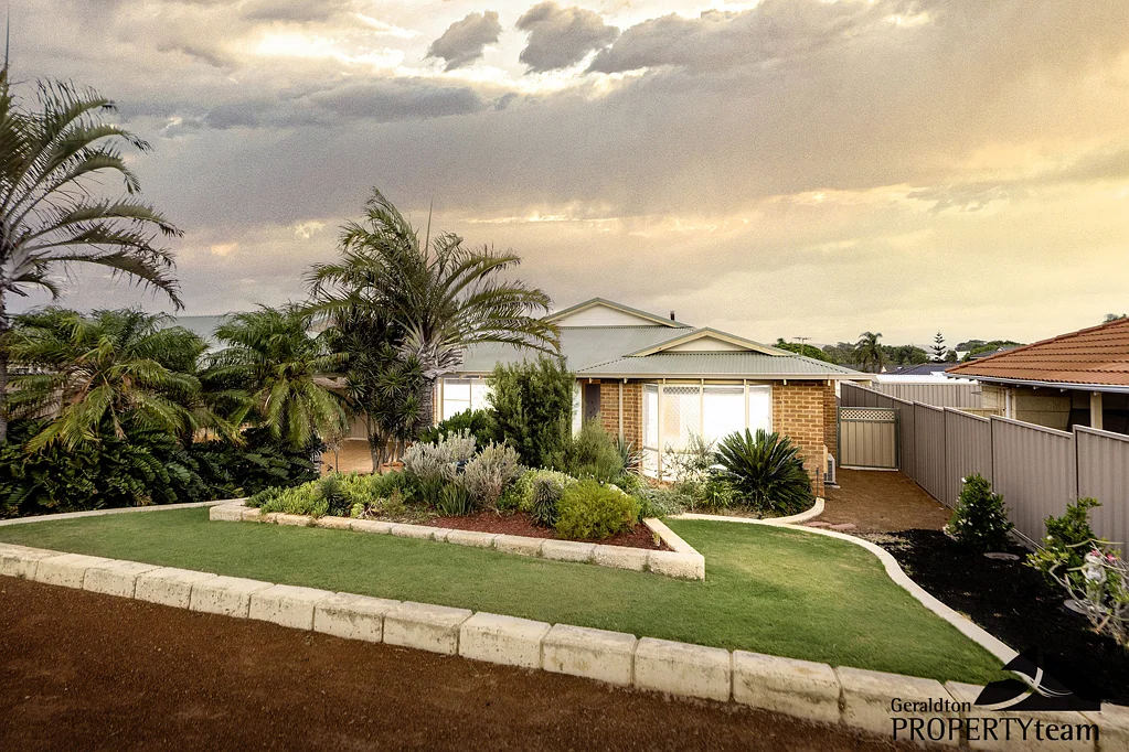 Sunset Beach 5 Bedroom The Complete Family Home in popular Sunset Beach