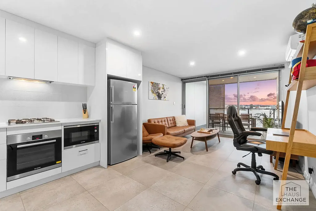 Tuart Hill 1房  Under Contract. Multiple Offers