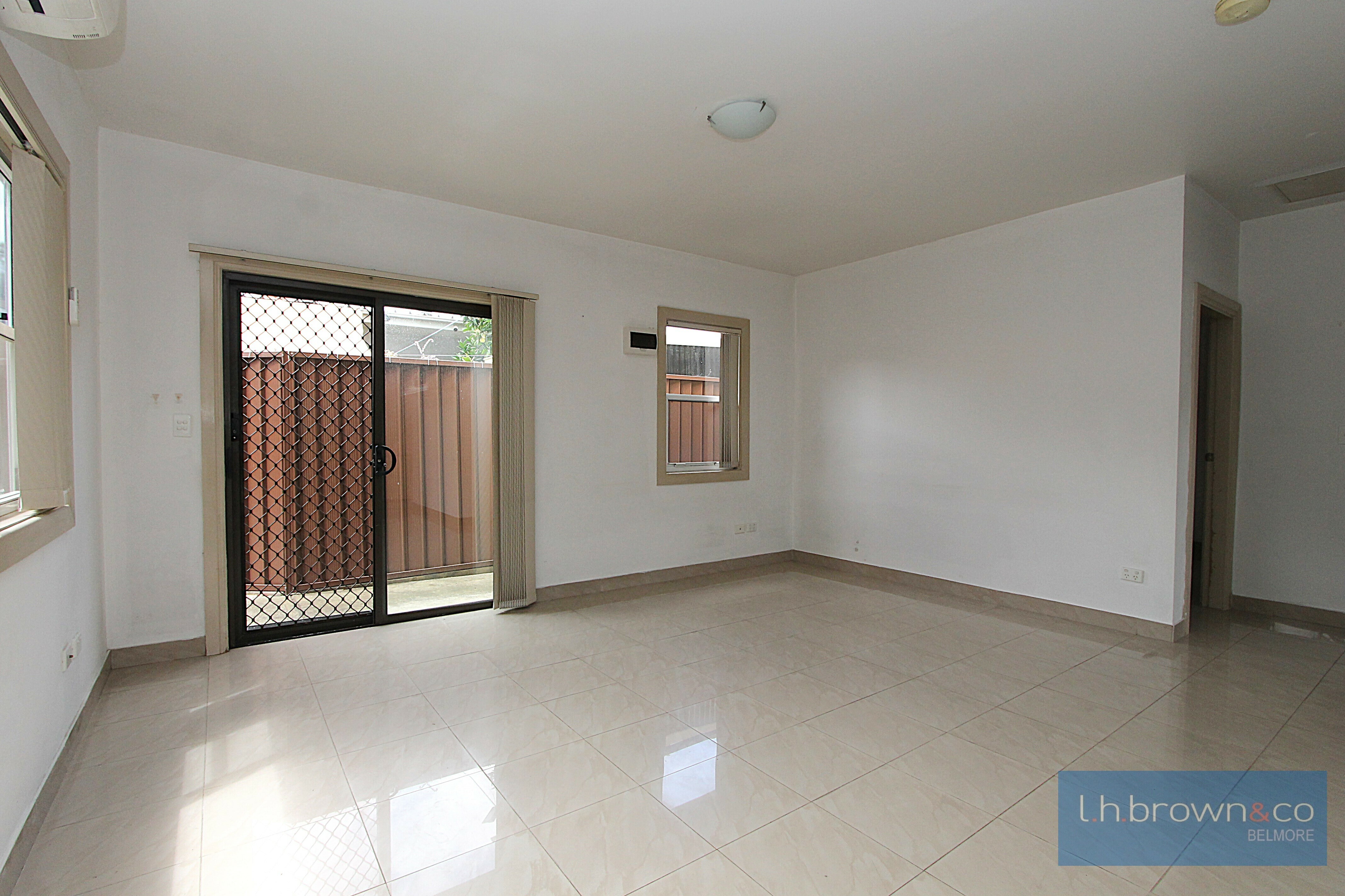 8A DAVID ST, GREENACRE NSW 2190, 0 rūma, 0 rūma horoi, Flat