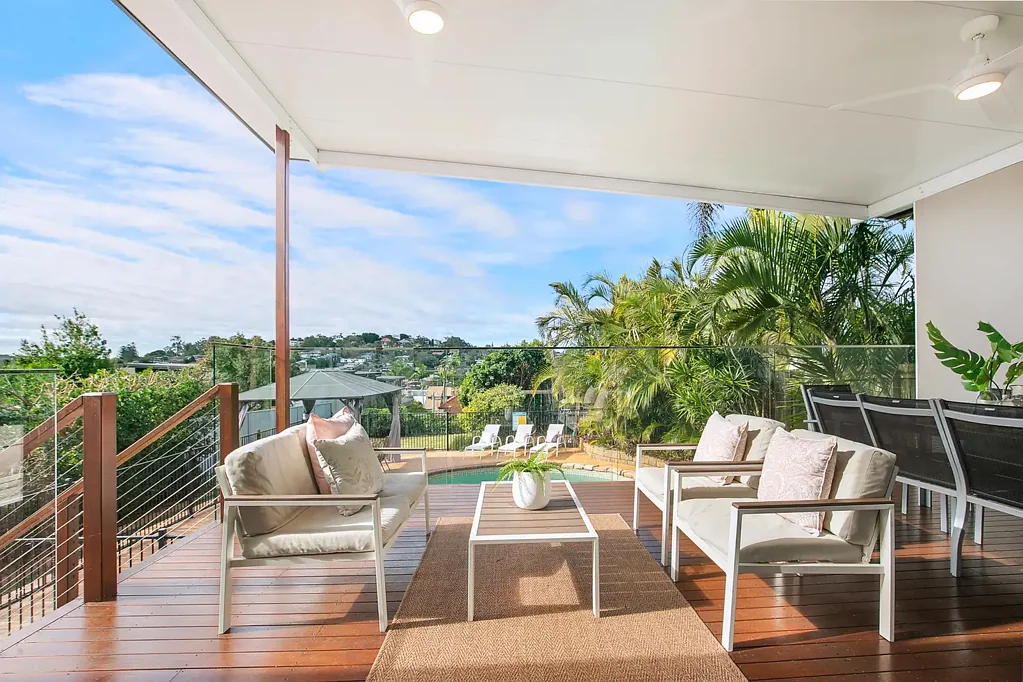 Mount Gravatt 3 Bedroom Elevated Views & Versatile Layout for this Stunning Family Home