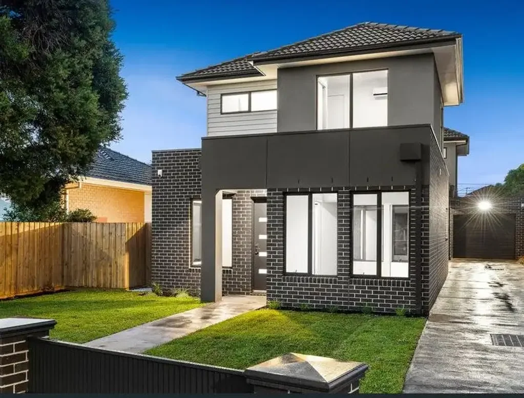 Modern & Stylish Townhouse Living