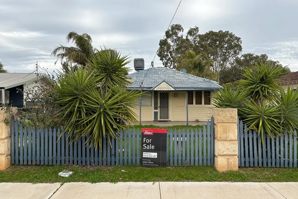 Moora 3ਬੈੱਡਰੂਮ Situated on 873sqm block in Melbourne St Moora